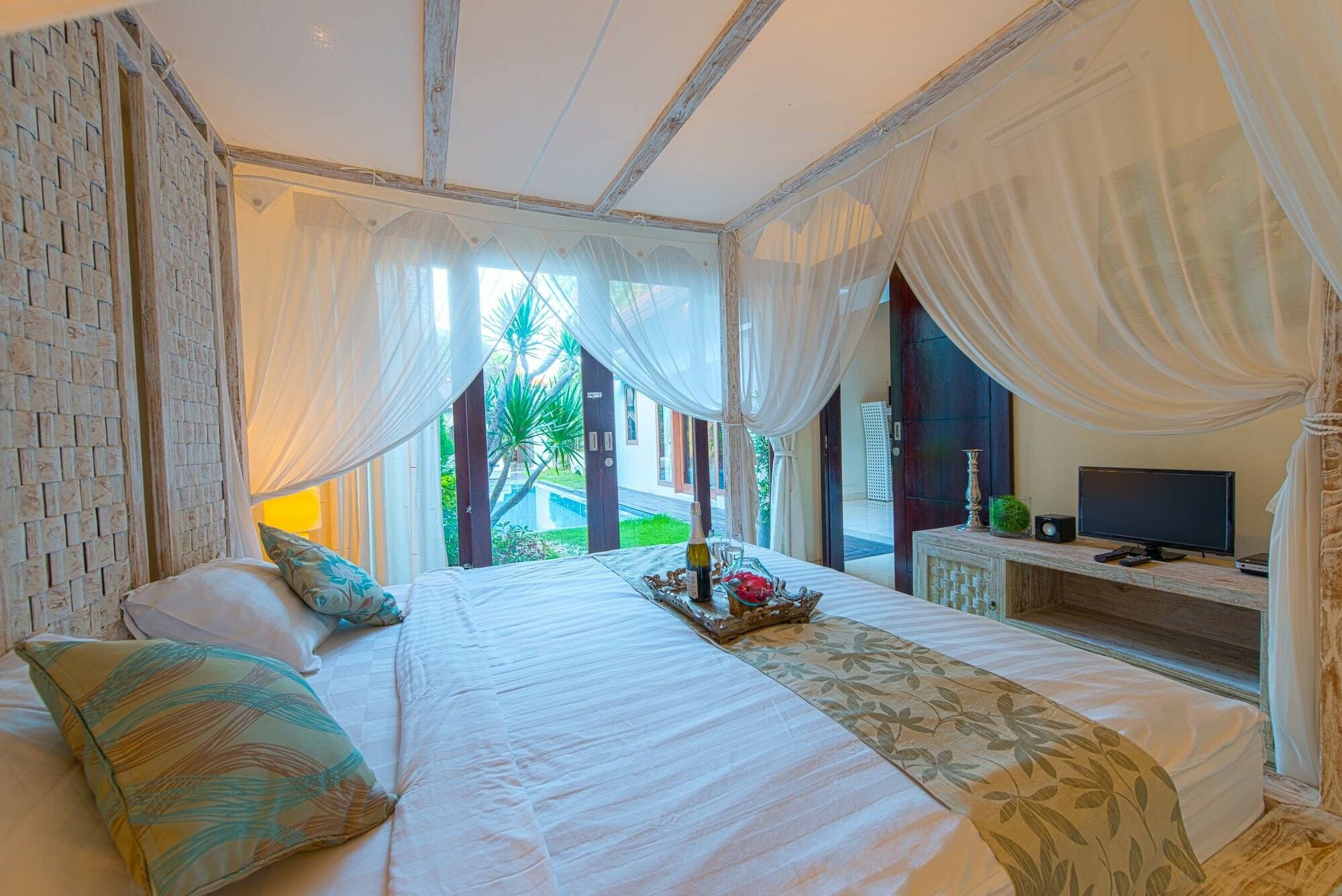 Villa Enjoy - Seminyak Center Екстериор снимка