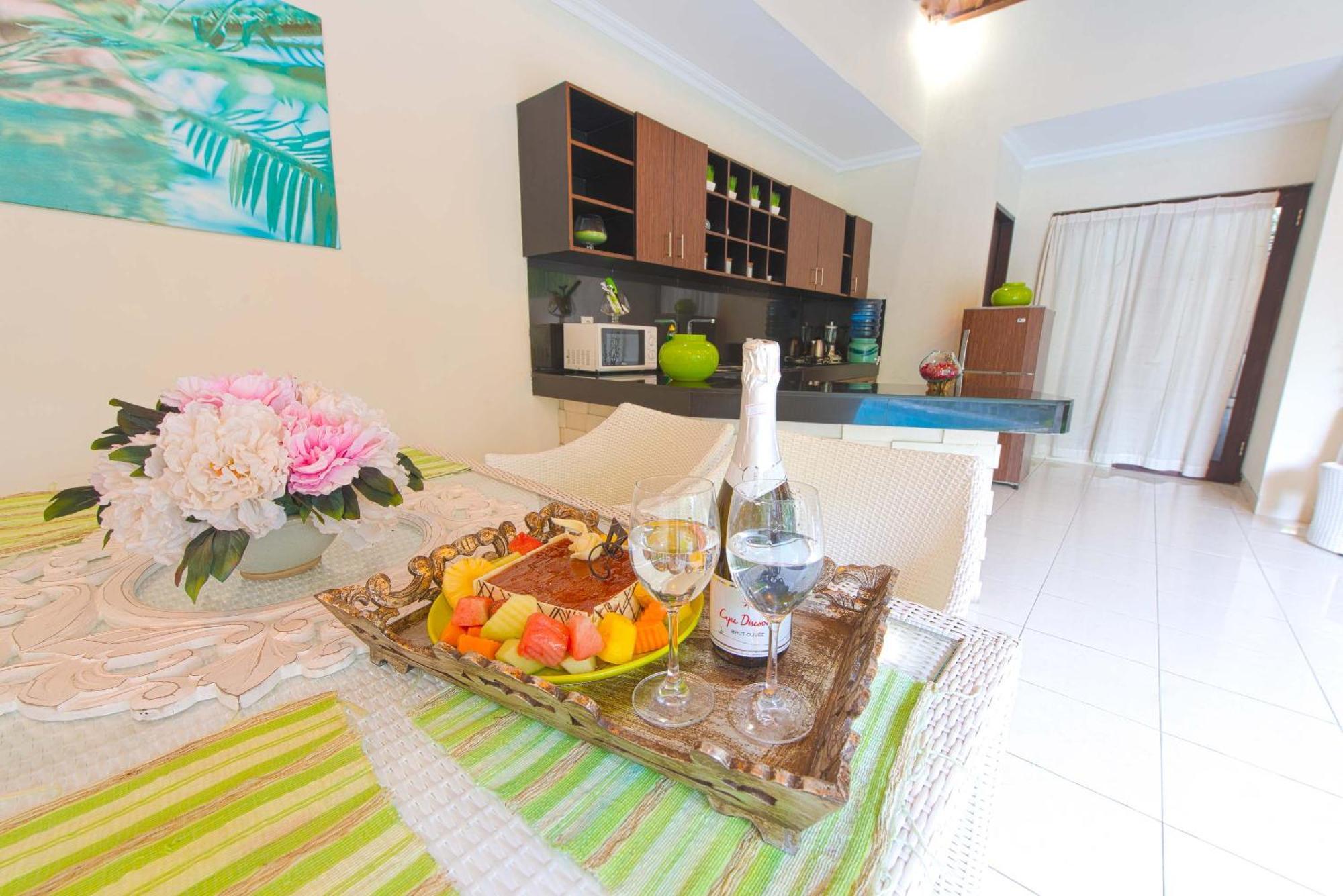 Villa Enjoy - Seminyak Center Екстериор снимка